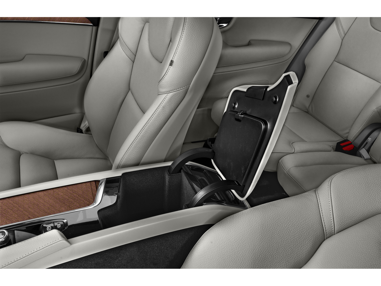 2022 Volvo XC90 T6 Momentum