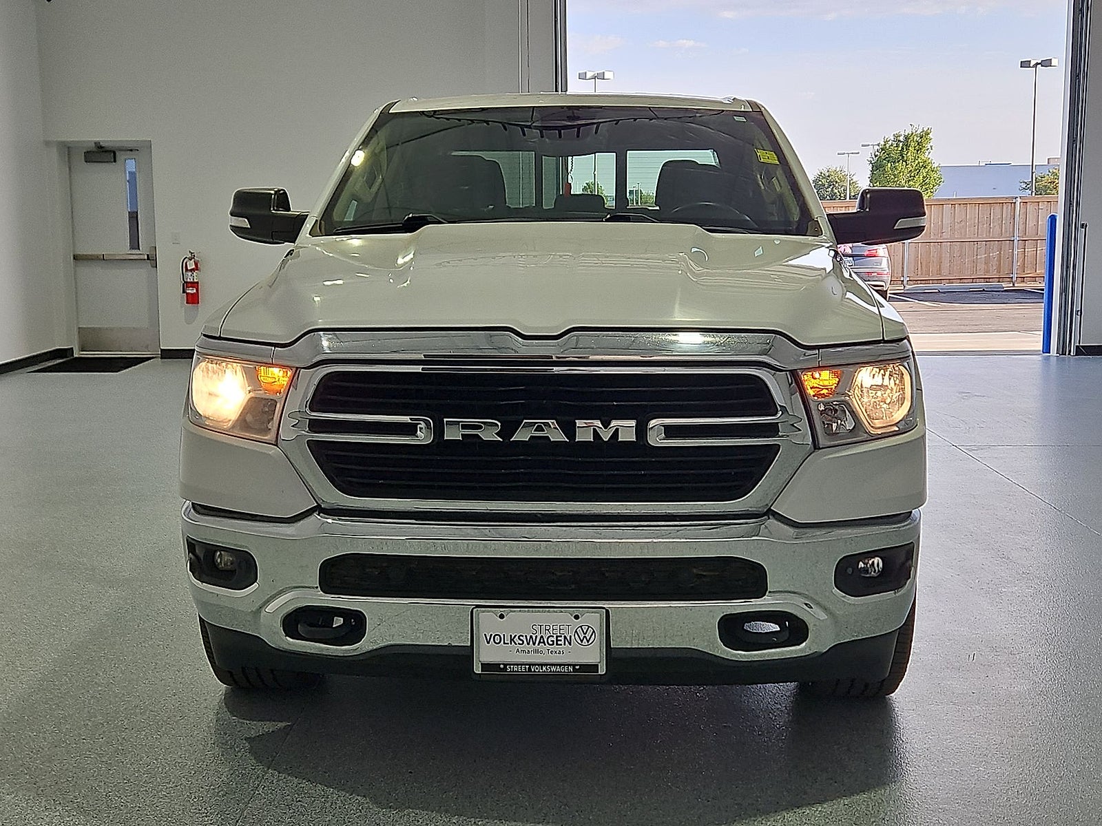 2020 RAM 1500 Lone Star Crew Cab 4x4 5'7" Box
