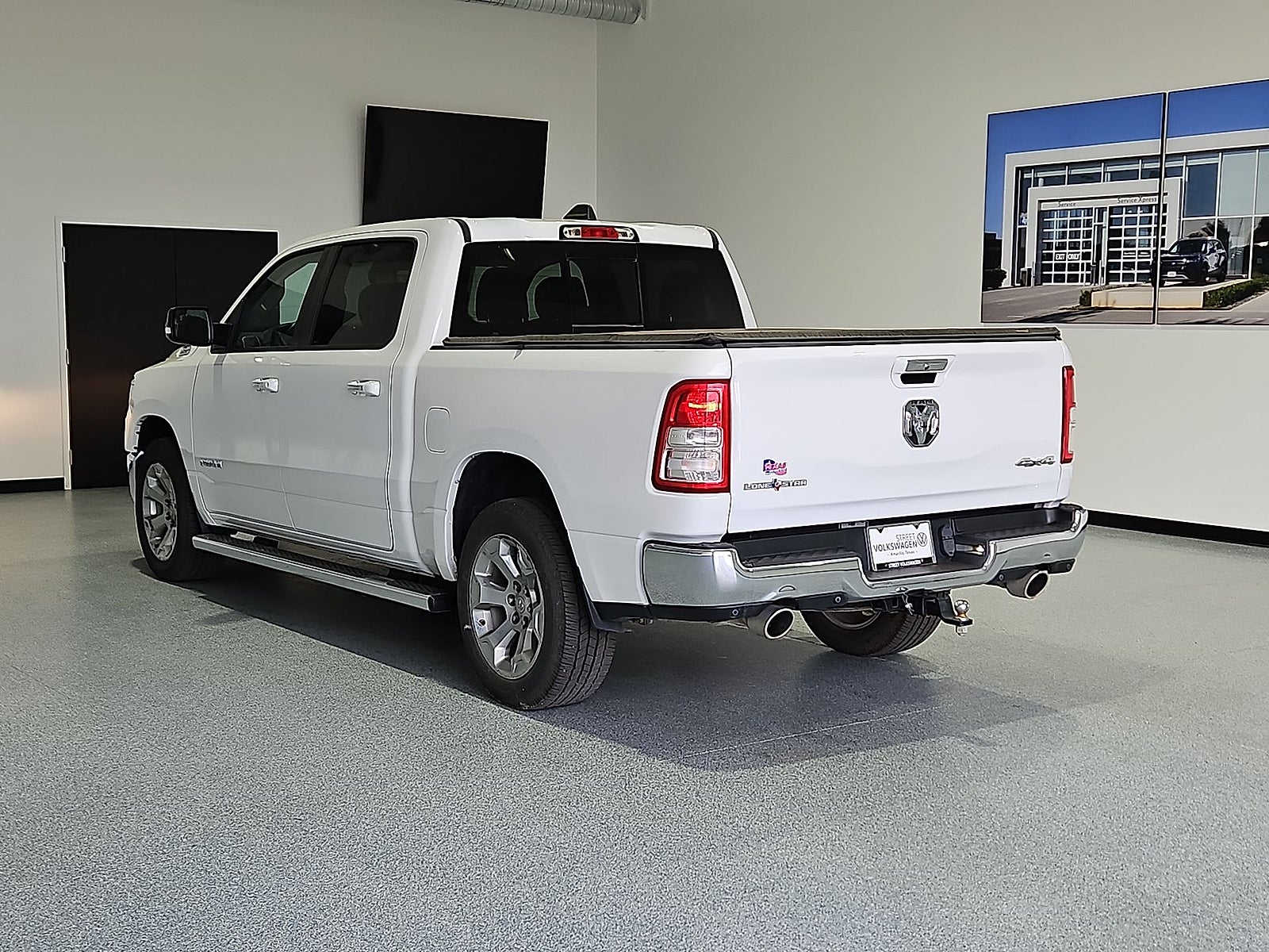 2020 RAM 1500 Lone Star Crew Cab 4x4 5'7" Box