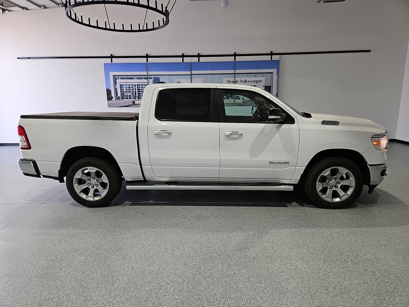 2020 RAM 1500 Lone Star Crew Cab 4x4 5'7" Box