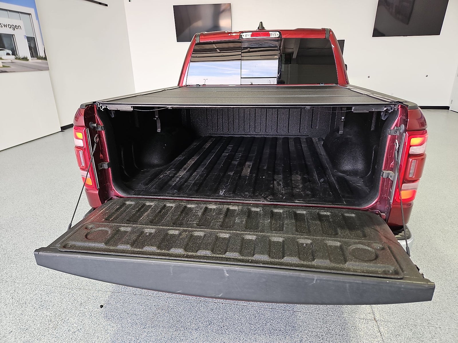 2021 RAM 1500 Laramie Crew Cab 4x4 5'7" Box