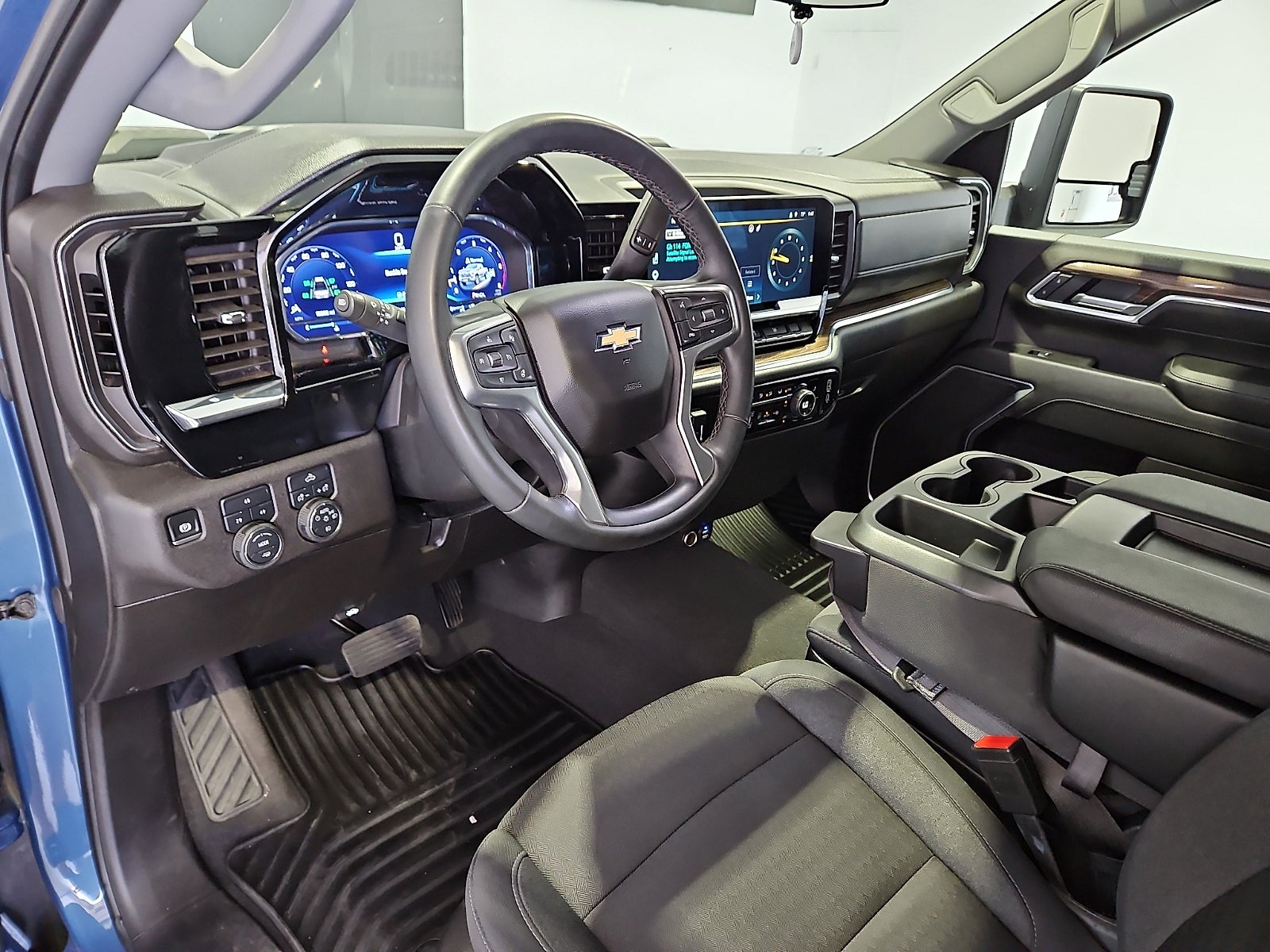 2025 Chevrolet Silverado 2500HD 4WD Crew Cab Standard Bed LT