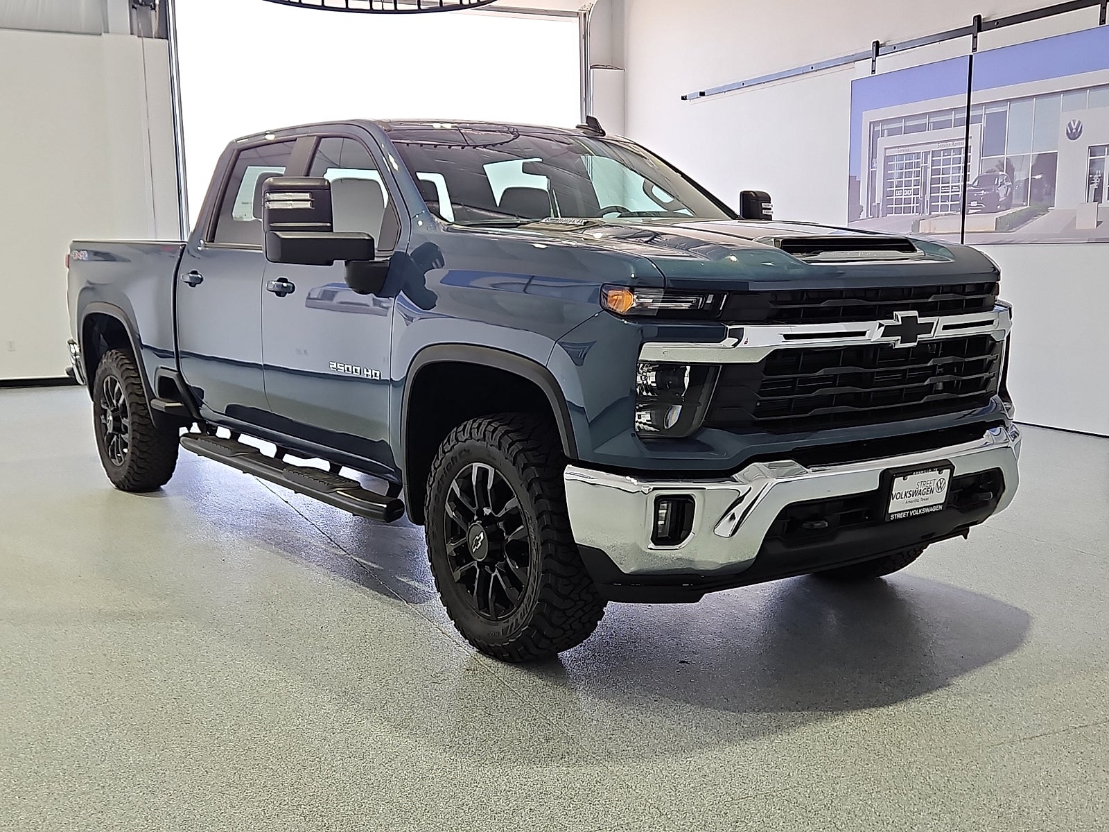 2025 Chevrolet Silverado 2500HD 4WD Crew Cab Standard Bed LT