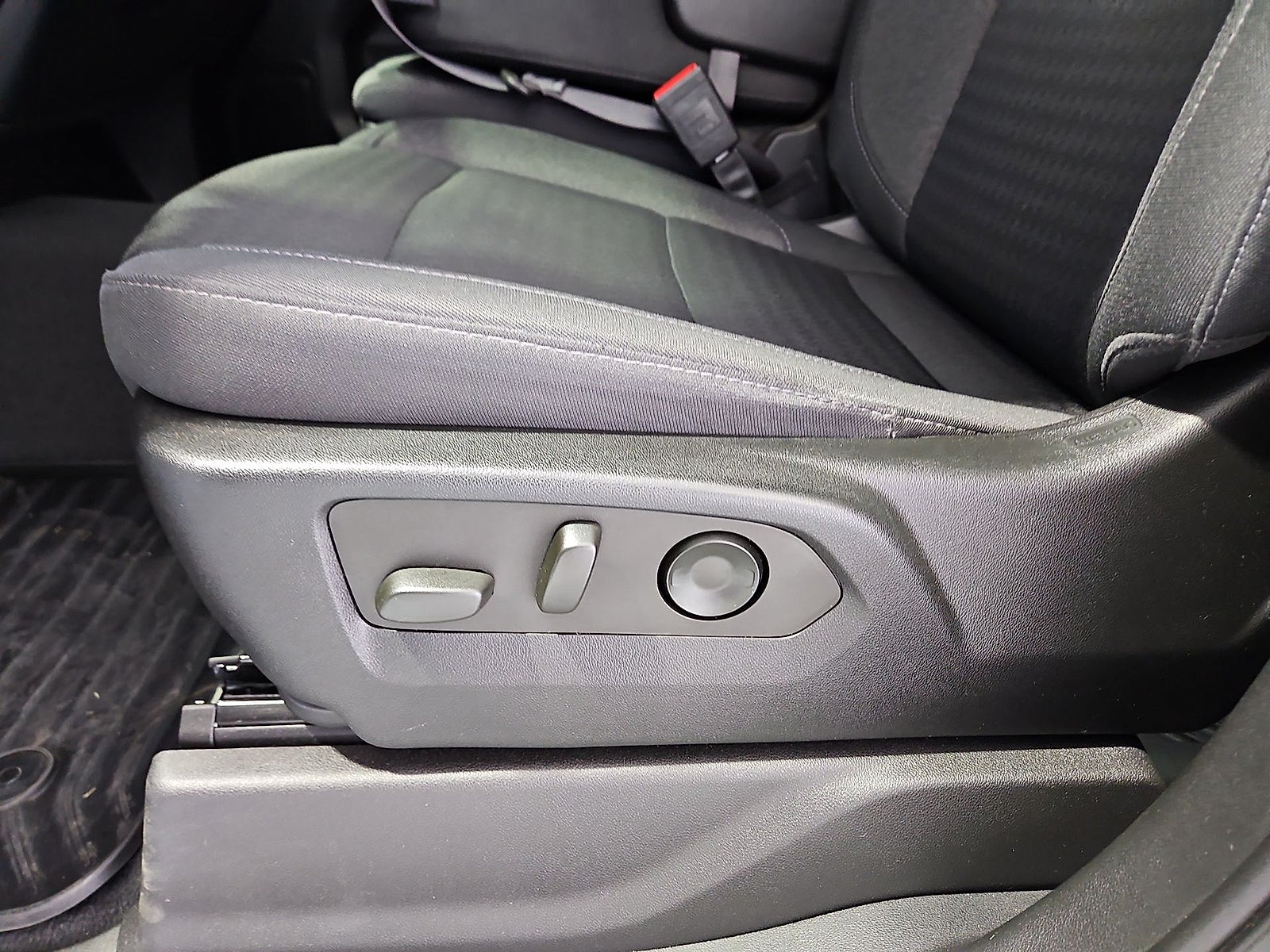 2022 Chevrolet Silverado 1500 2WD Crew Cab Short Bed Custom