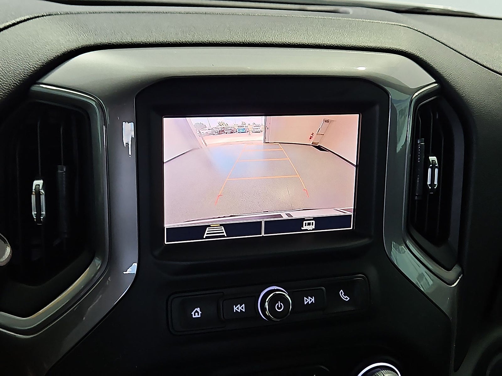 2022 Chevrolet Silverado 1500 2WD Crew Cab Short Bed Custom