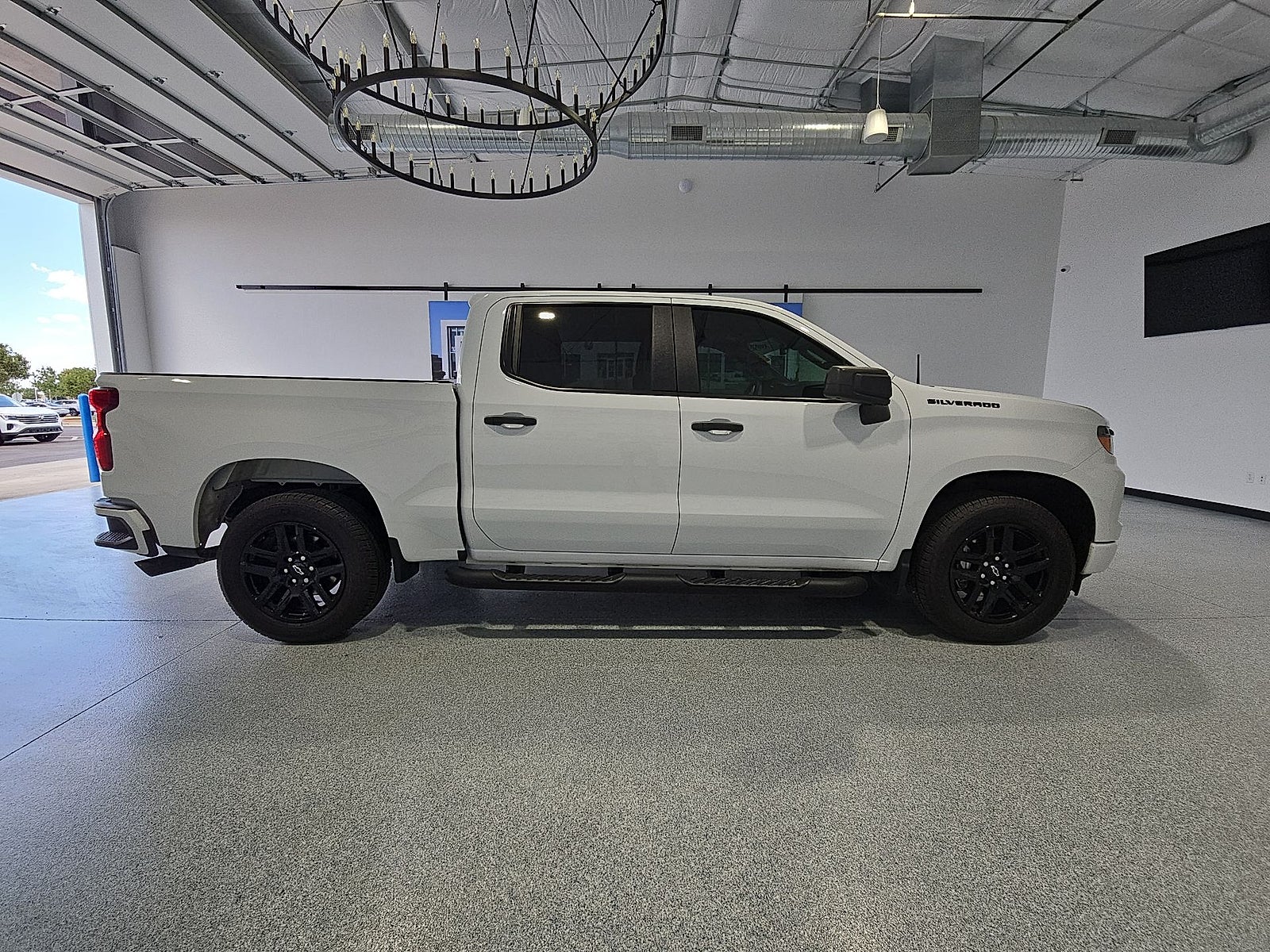 2022 Chevrolet Silverado 1500 2WD Crew Cab Short Bed Custom