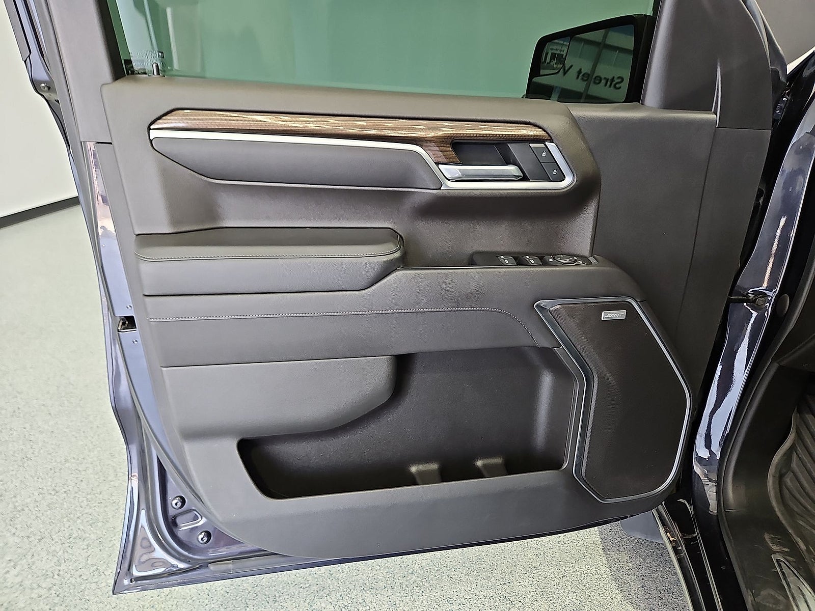 2022 Chevrolet Silverado 1500 4WD Crew Cab Short Bed RST