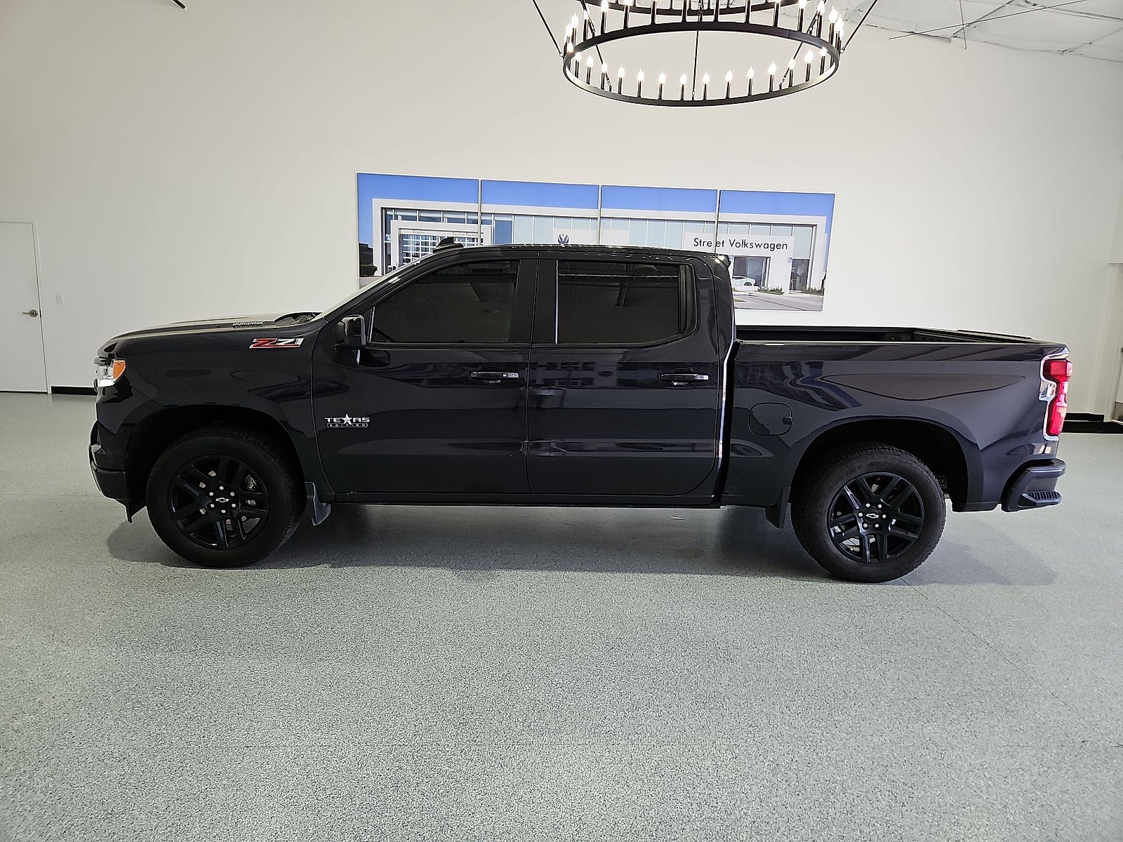 2022 Chevrolet Silverado 1500 4WD Crew Cab Short Bed RST