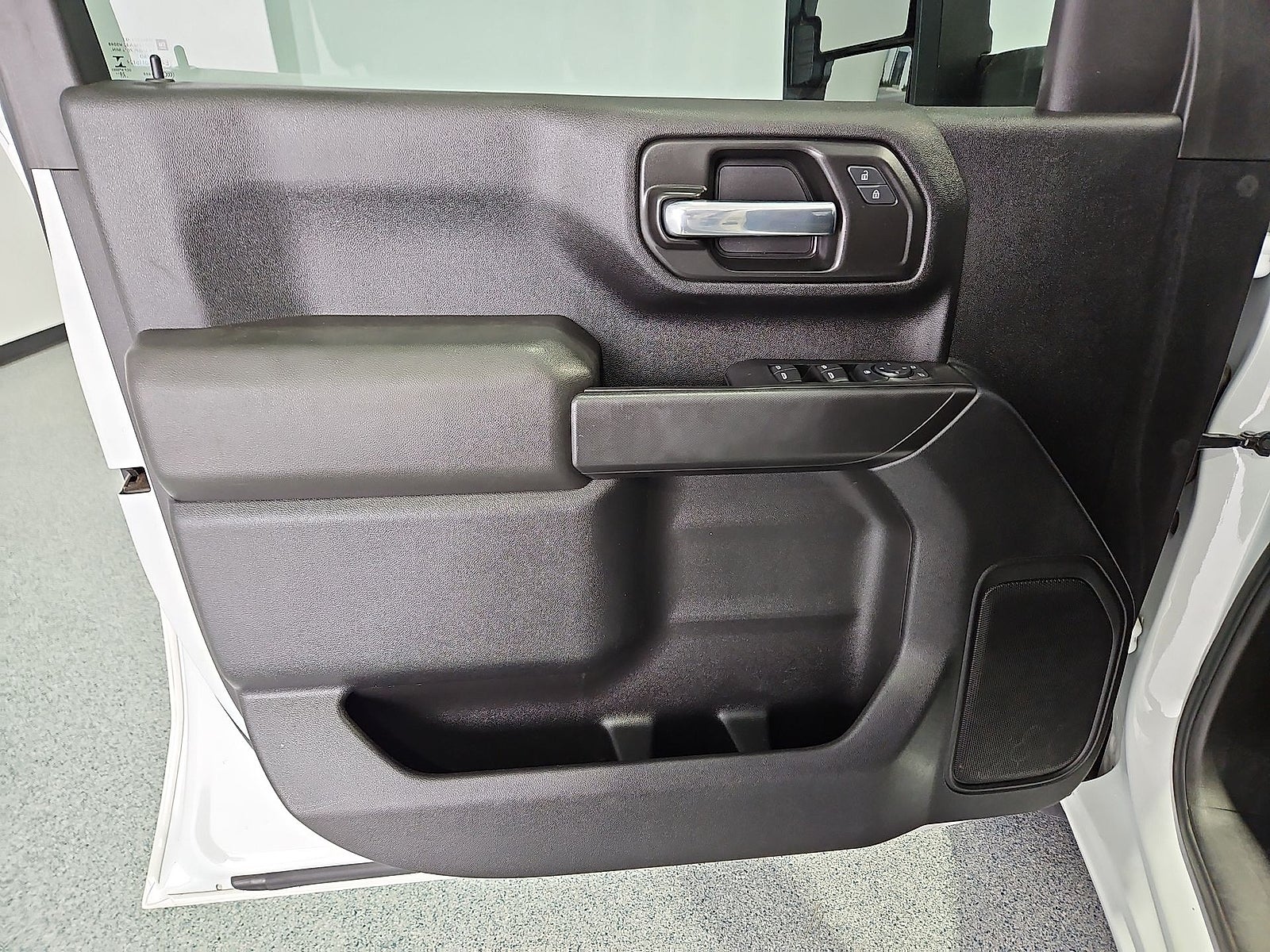 2021 GMC Sierra 3500HD Chassis 4WD Crew Cab 177 WB, 60" CA"