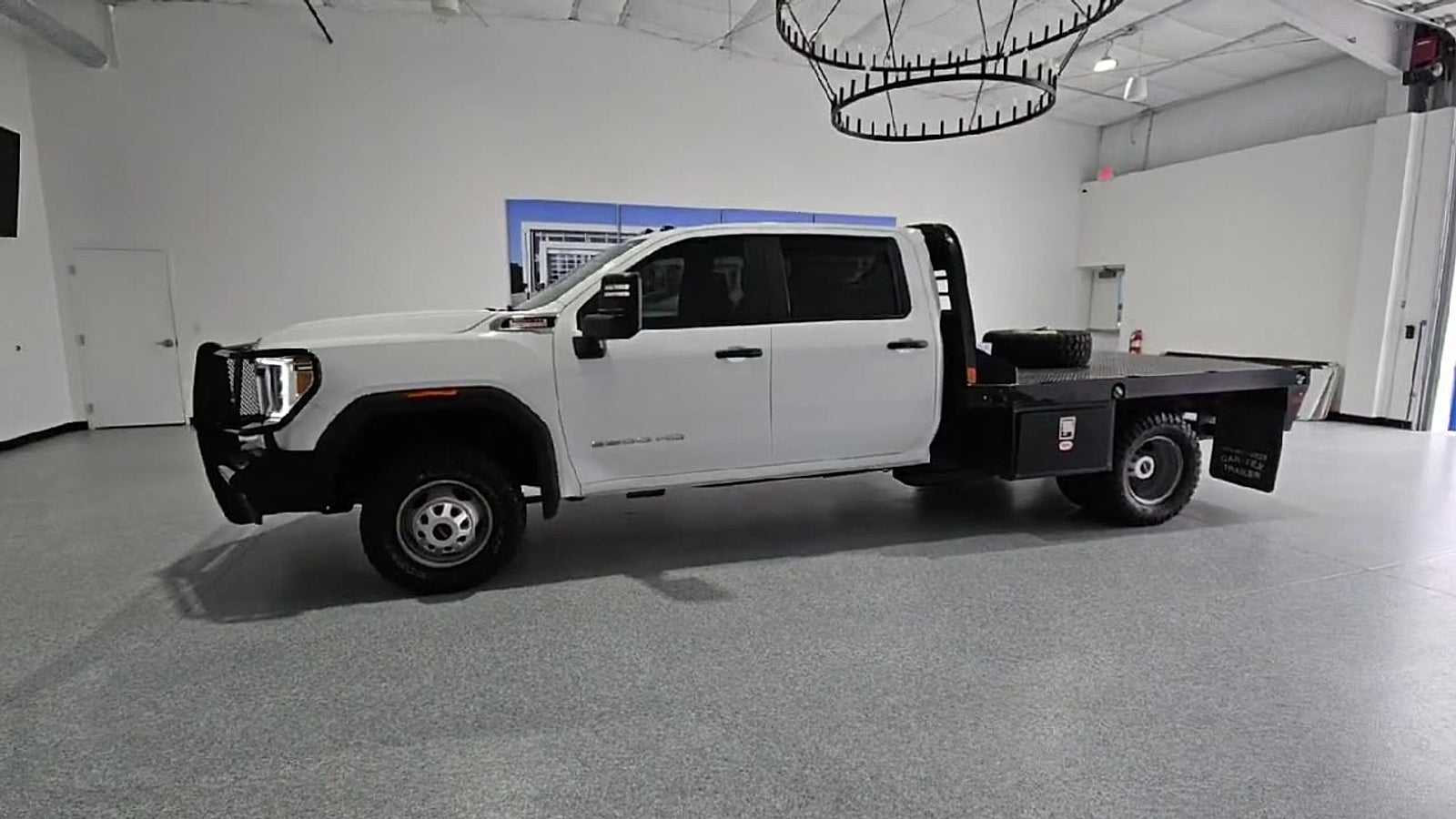 2021 GMC Sierra 3500HD Chassis 4WD Crew Cab 177 WB, 60" CA"
