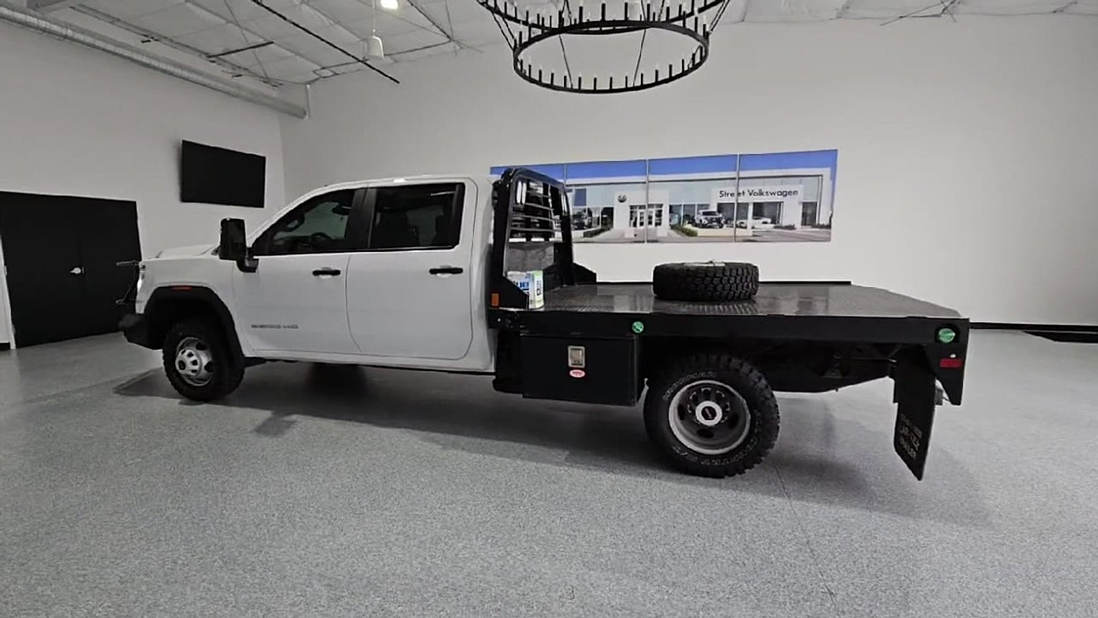 2021 GMC Sierra 3500HD Chassis 4WD Crew Cab 177 WB, 60" CA"