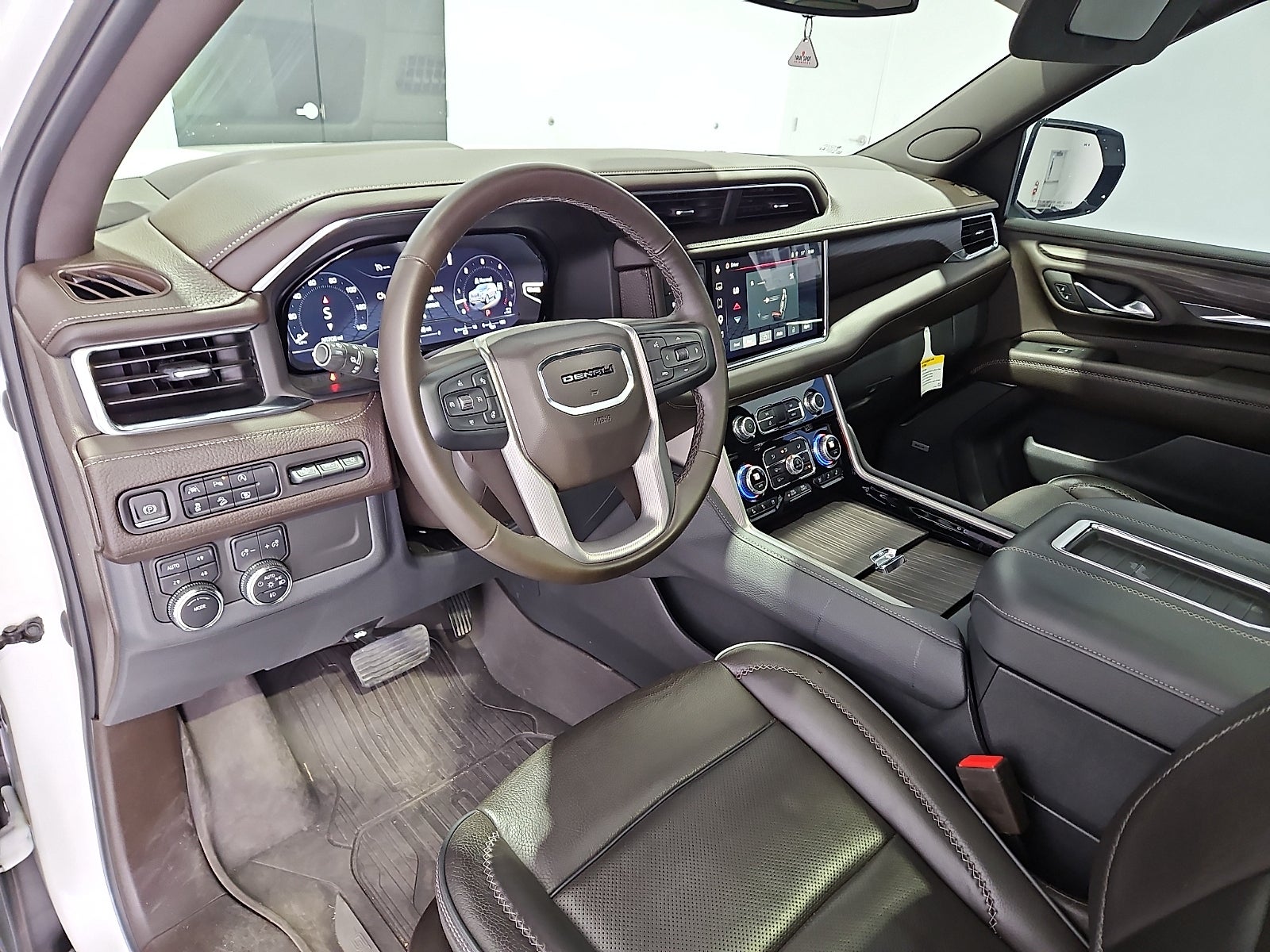 2023 GMC Yukon 4WD Denali