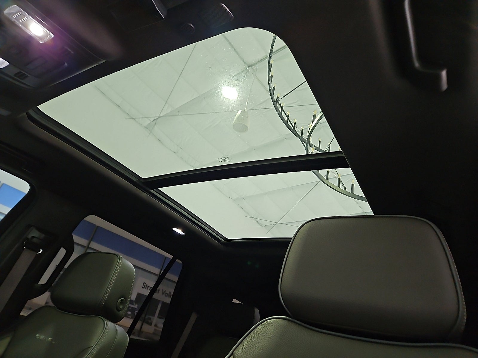 2023 GMC Yukon 4WD Denali