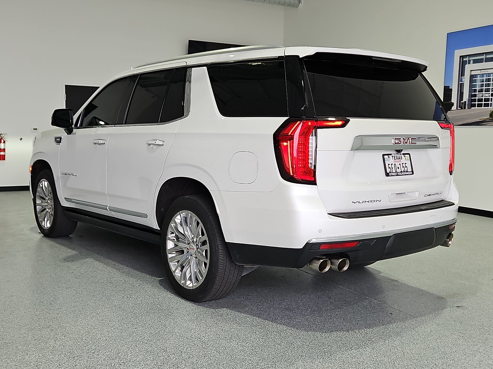 2023 GMC Yukon 4WD Denali