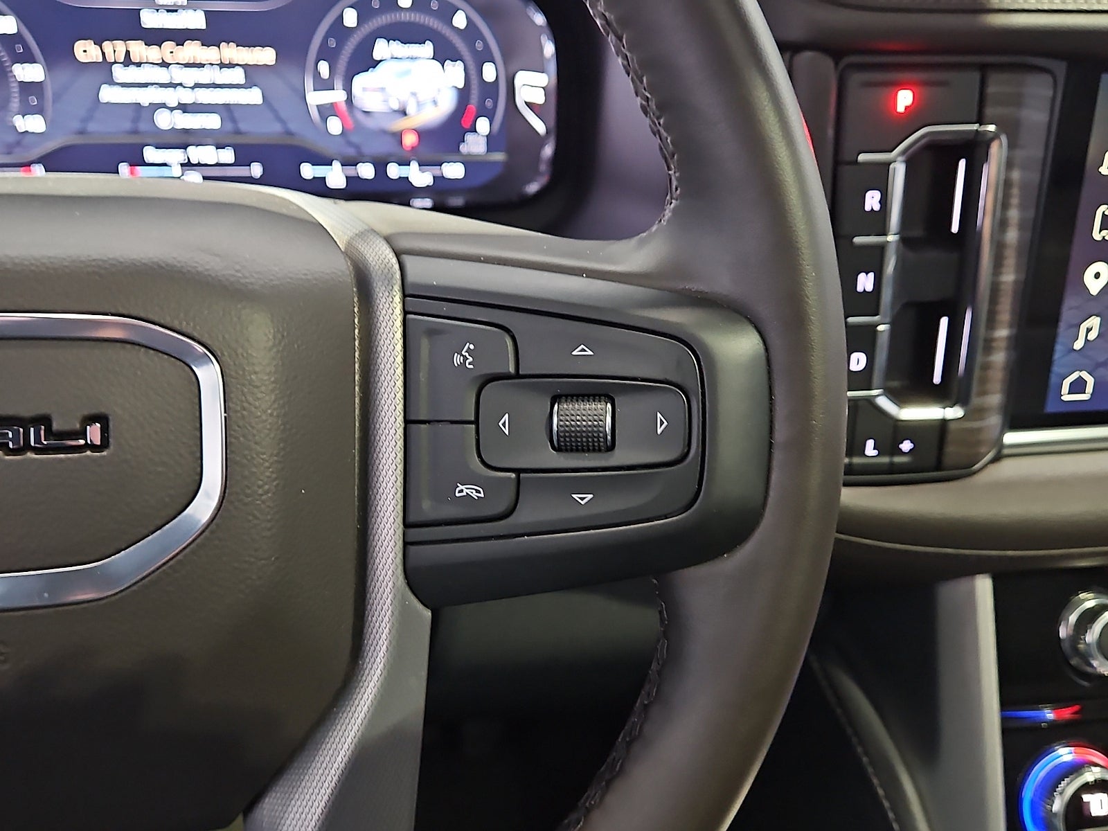 2023 GMC Yukon 4WD Denali