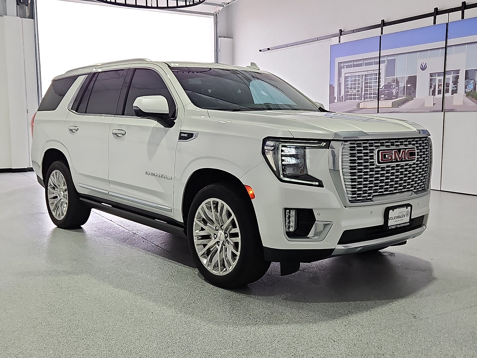 2023 GMC Yukon 4WD Denali