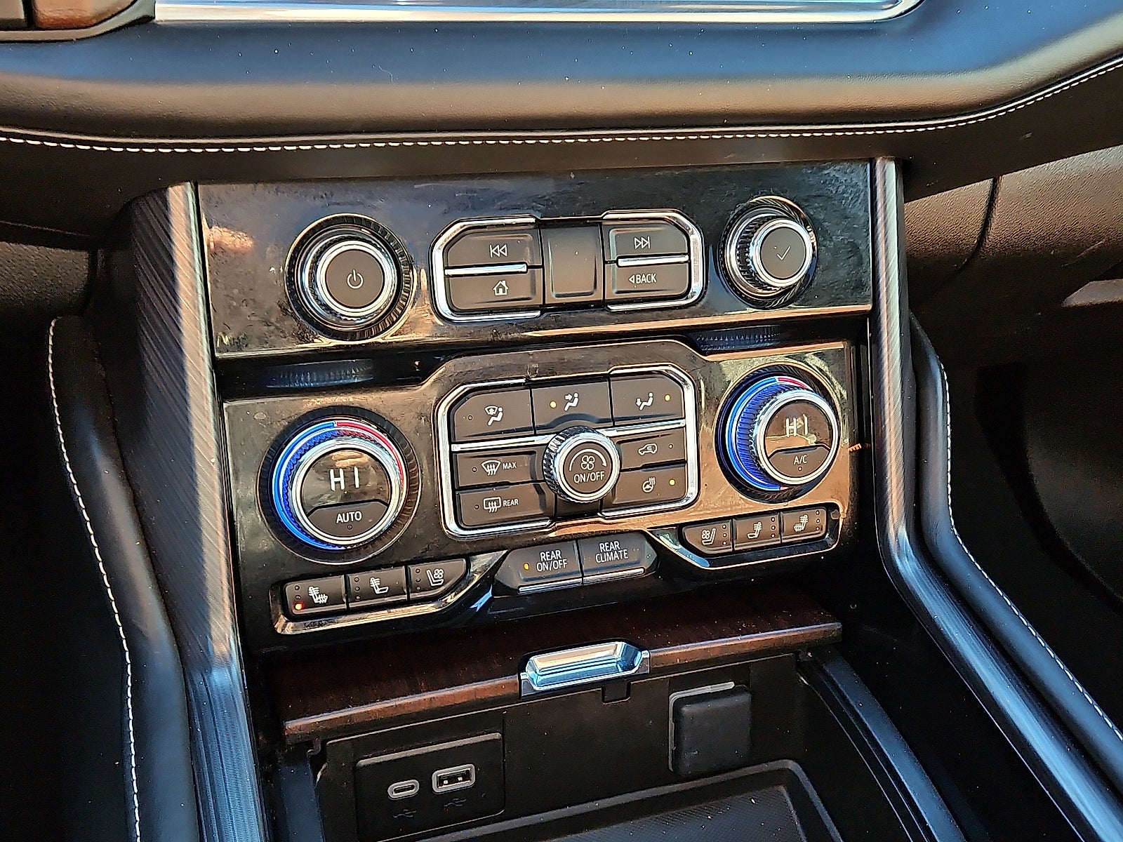 2024 GMC Yukon Denali Ultimate