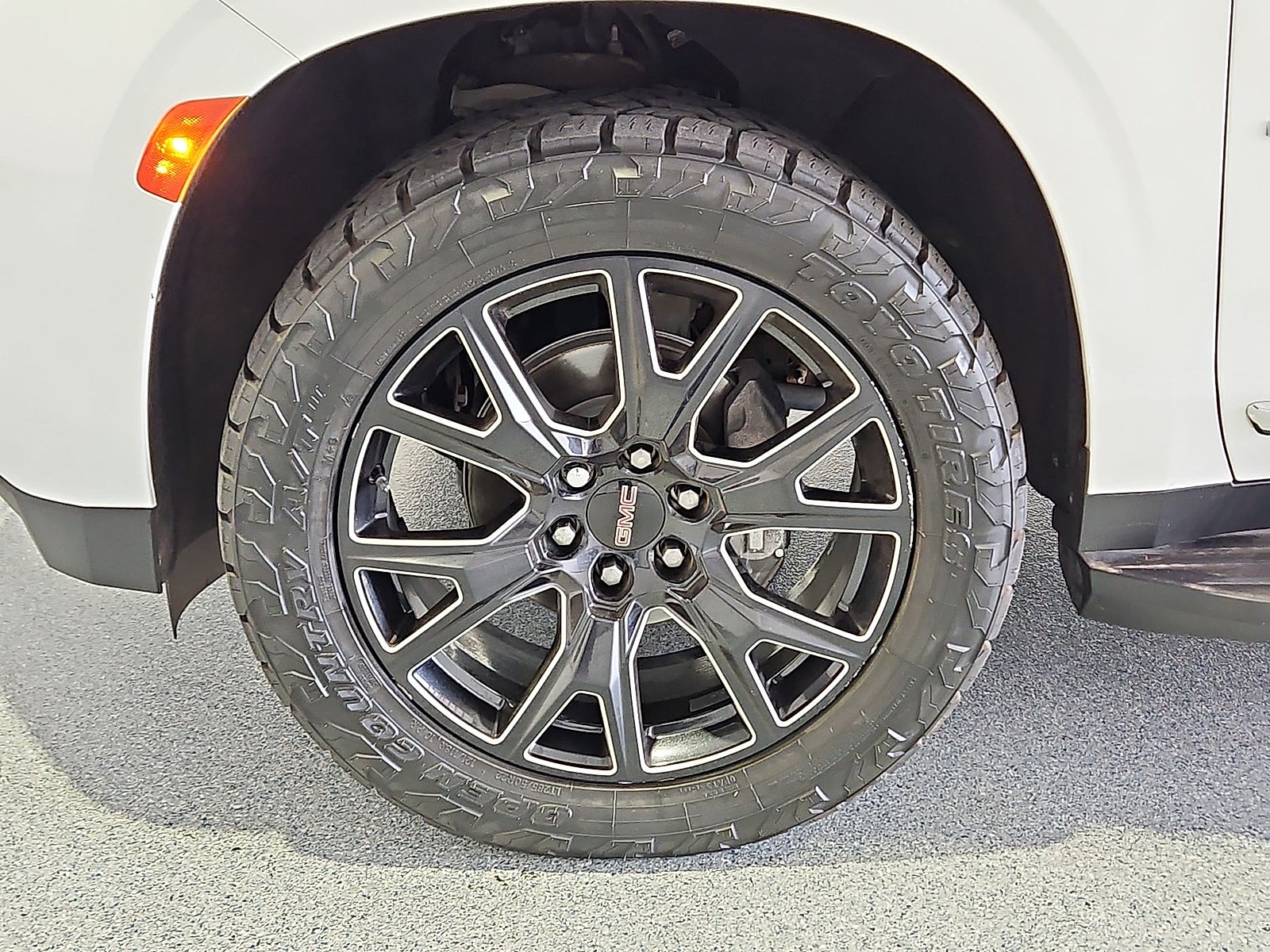 2024 GMC Yukon XL 4WD SLT
