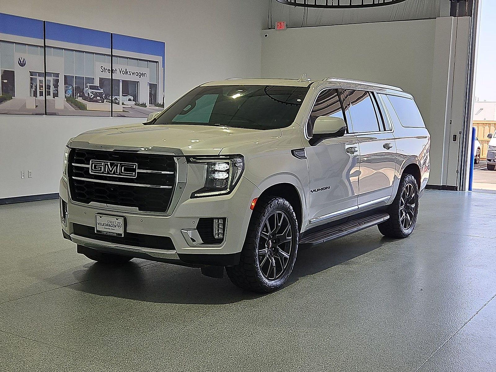 2024 GMC Yukon XL 4WD SLT