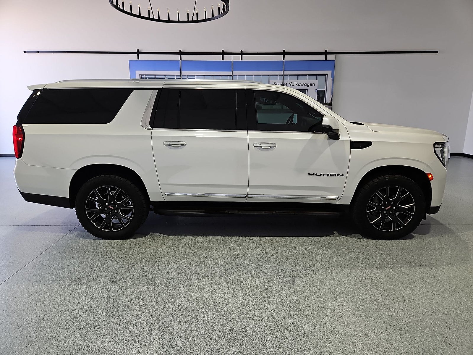 2024 GMC Yukon XL 4WD SLT