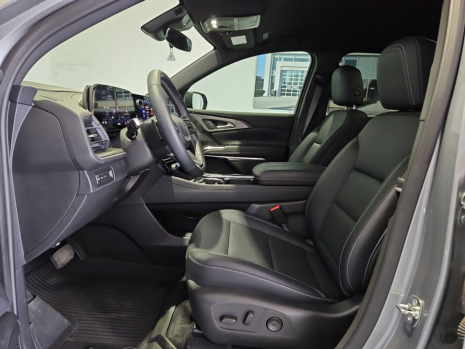 2025 Chevrolet Traverse FWD LT