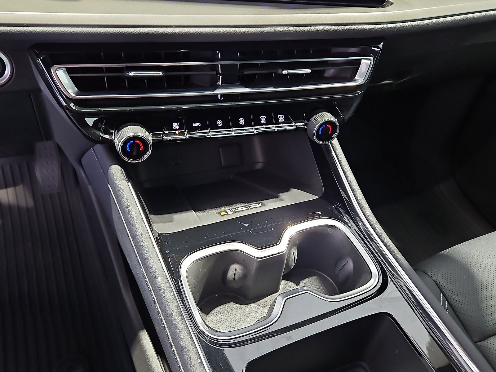 2025 Chevrolet Traverse FWD LT