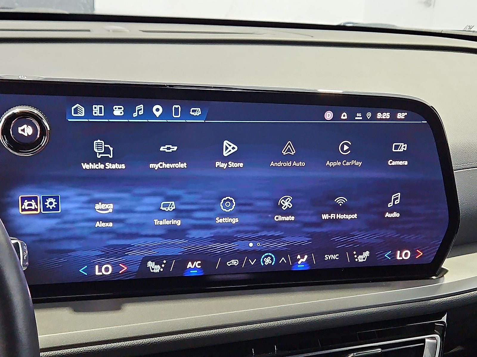 2025 Chevrolet Traverse FWD LT
