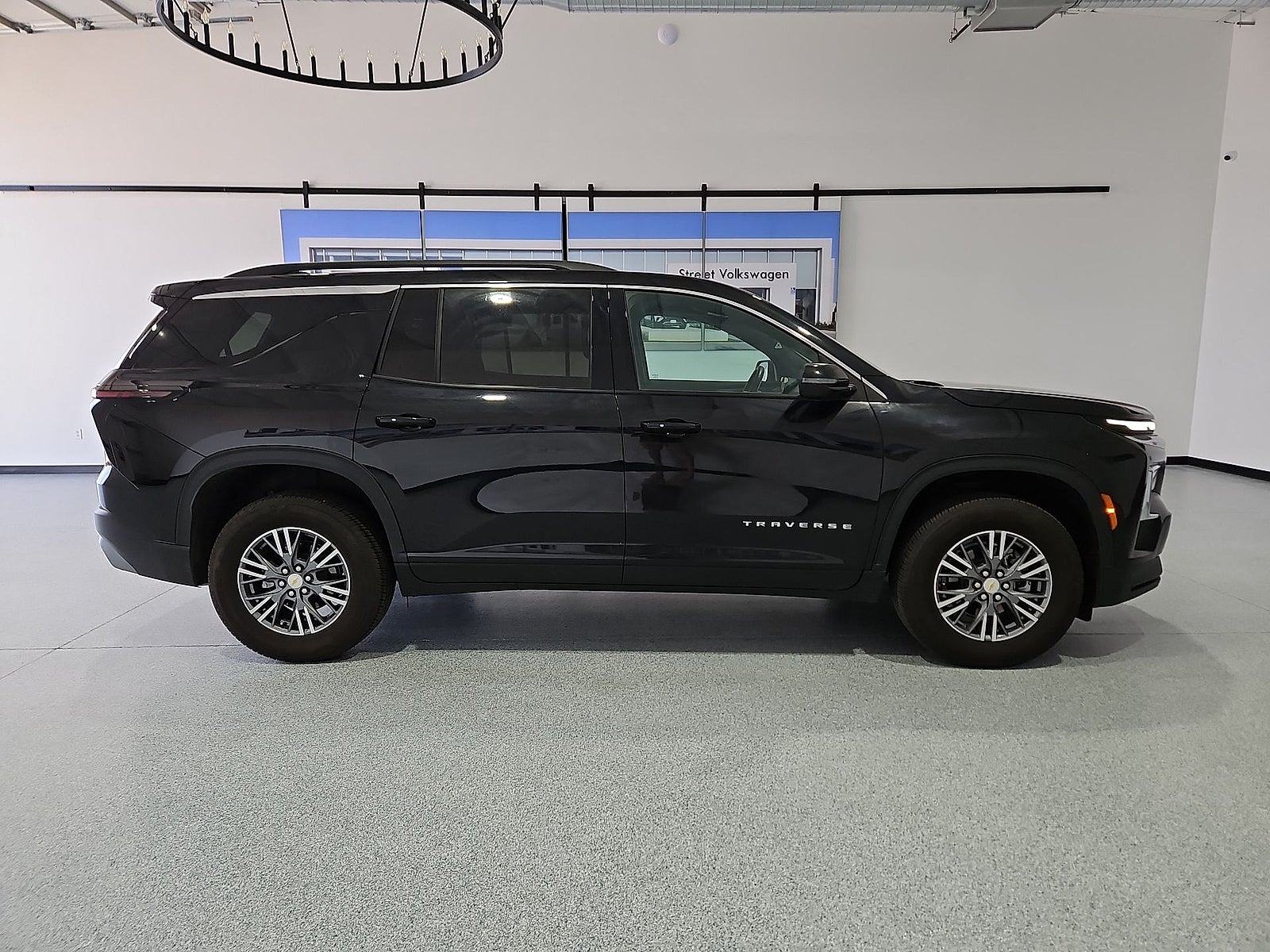 2025 Chevrolet Traverse FWD LT