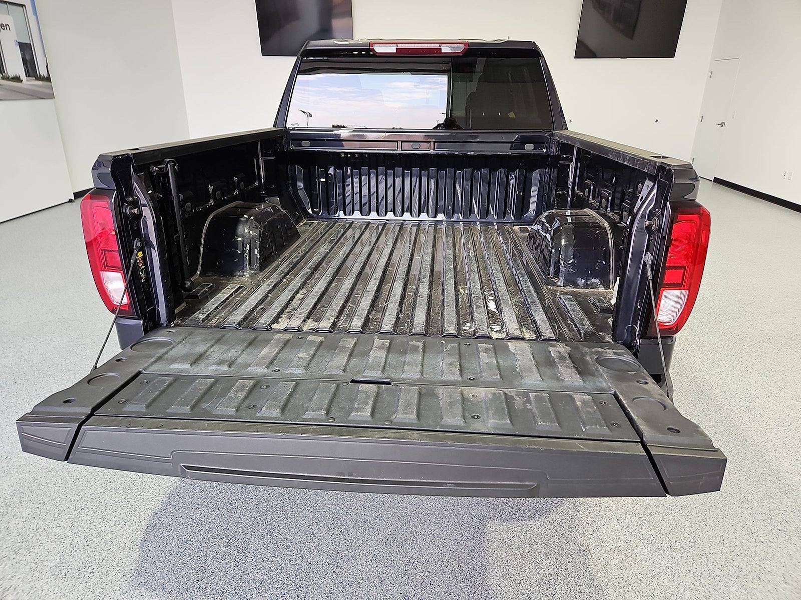 2022 GMC Sierra 1500 4WD Crew Cab Short Box Elevation