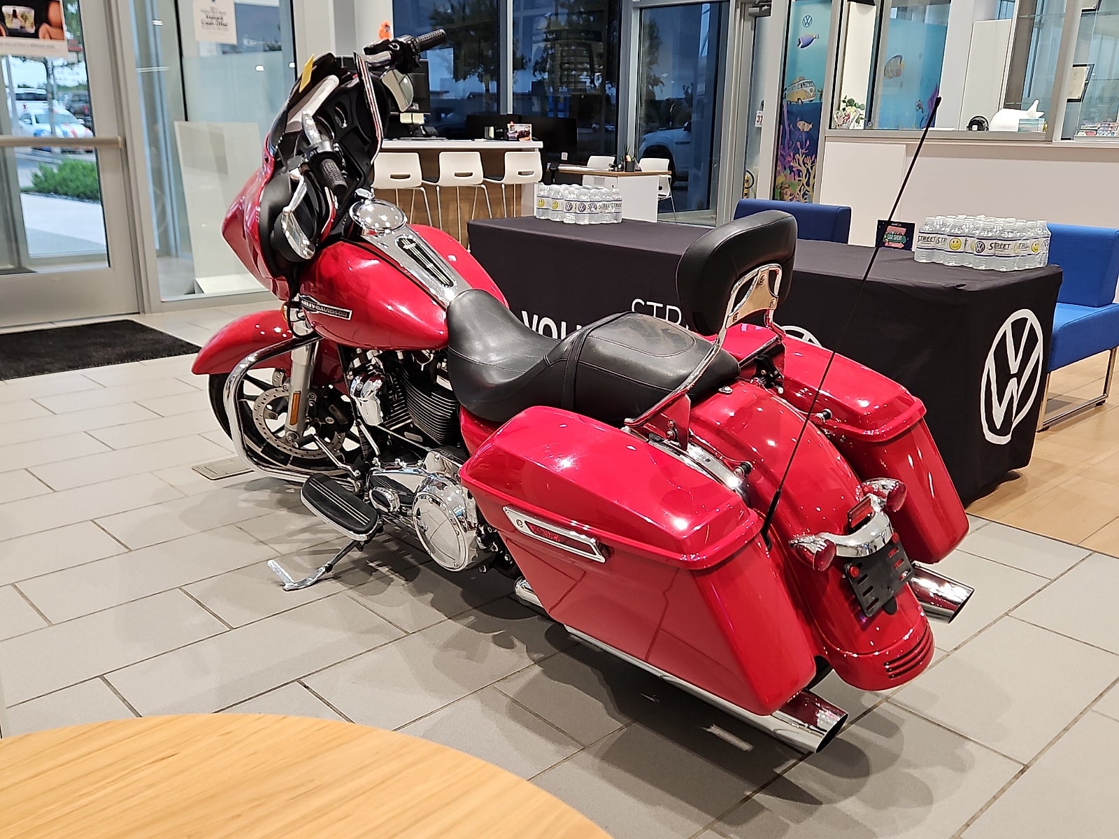 2023 HARLEY DAVIDSON STREET GLIDE Base