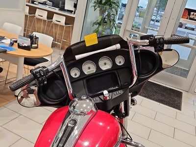 2023 HARLEY DAVIDSON STREET GLIDE Base