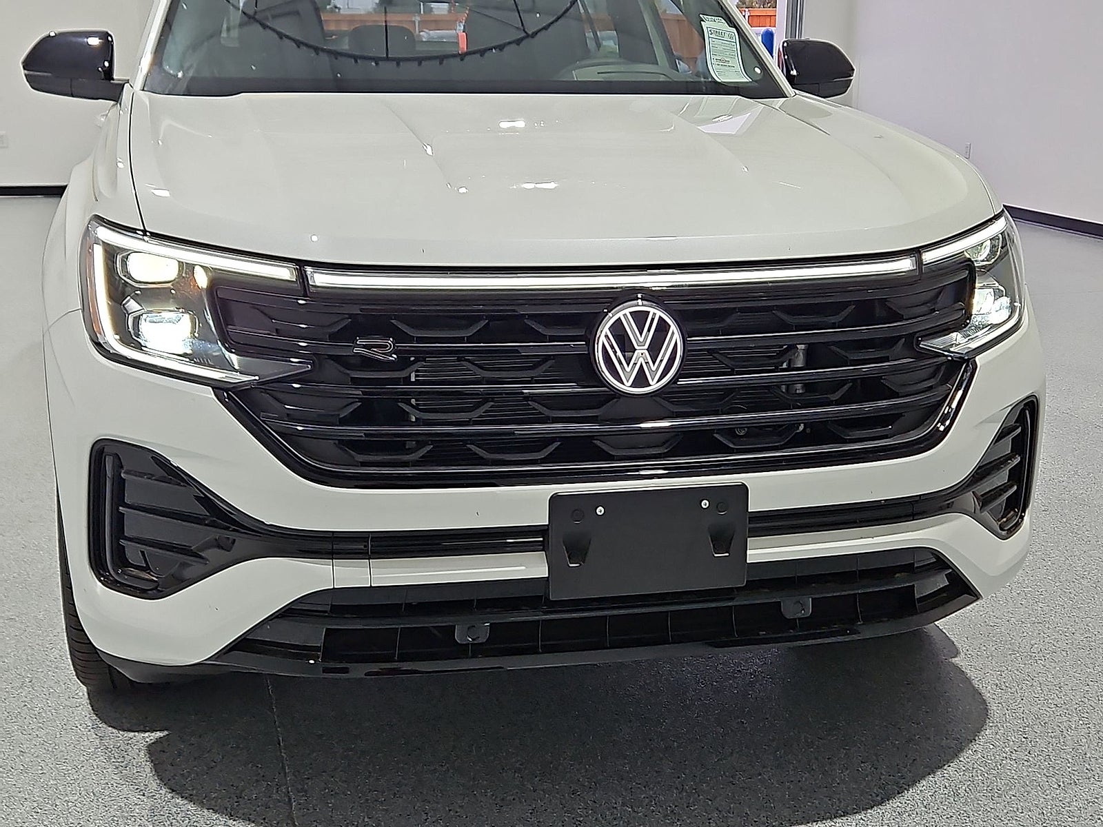 2026 Volkswagen Atlas Cross Sport SEL R-Line Black
