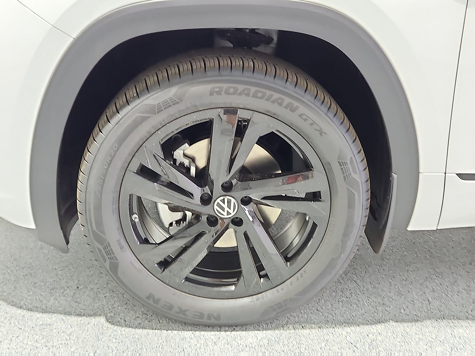 2026 Volkswagen Atlas Cross Sport SEL R-Line Black