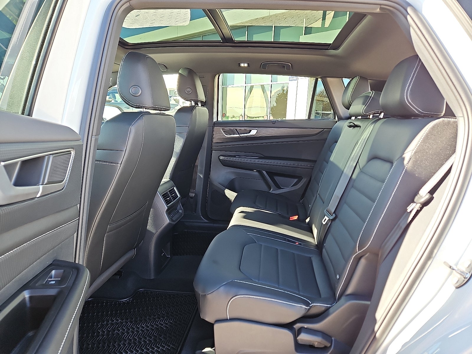 2026 Volkswagen Atlas Cross Sport 2.0T SEL R-Line Black