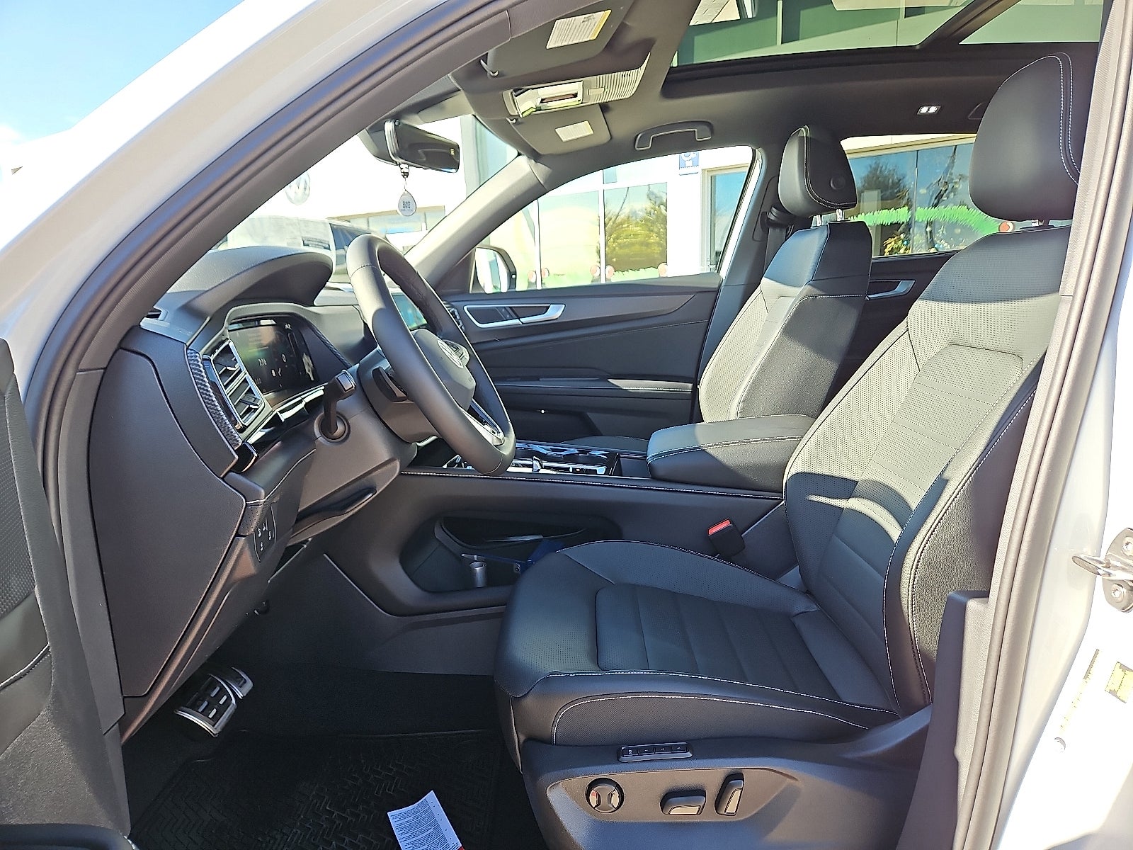 2026 Volkswagen Atlas Cross Sport 2.0T SEL R-Line Black