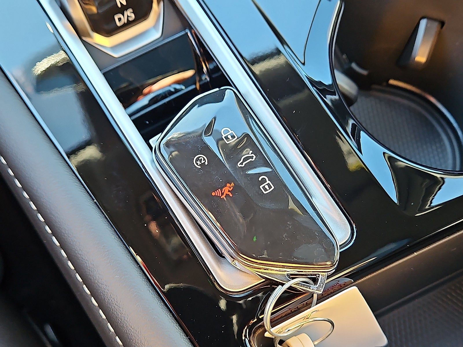 2026 Volkswagen Atlas Cross Sport 2.0T SEL R-Line Black