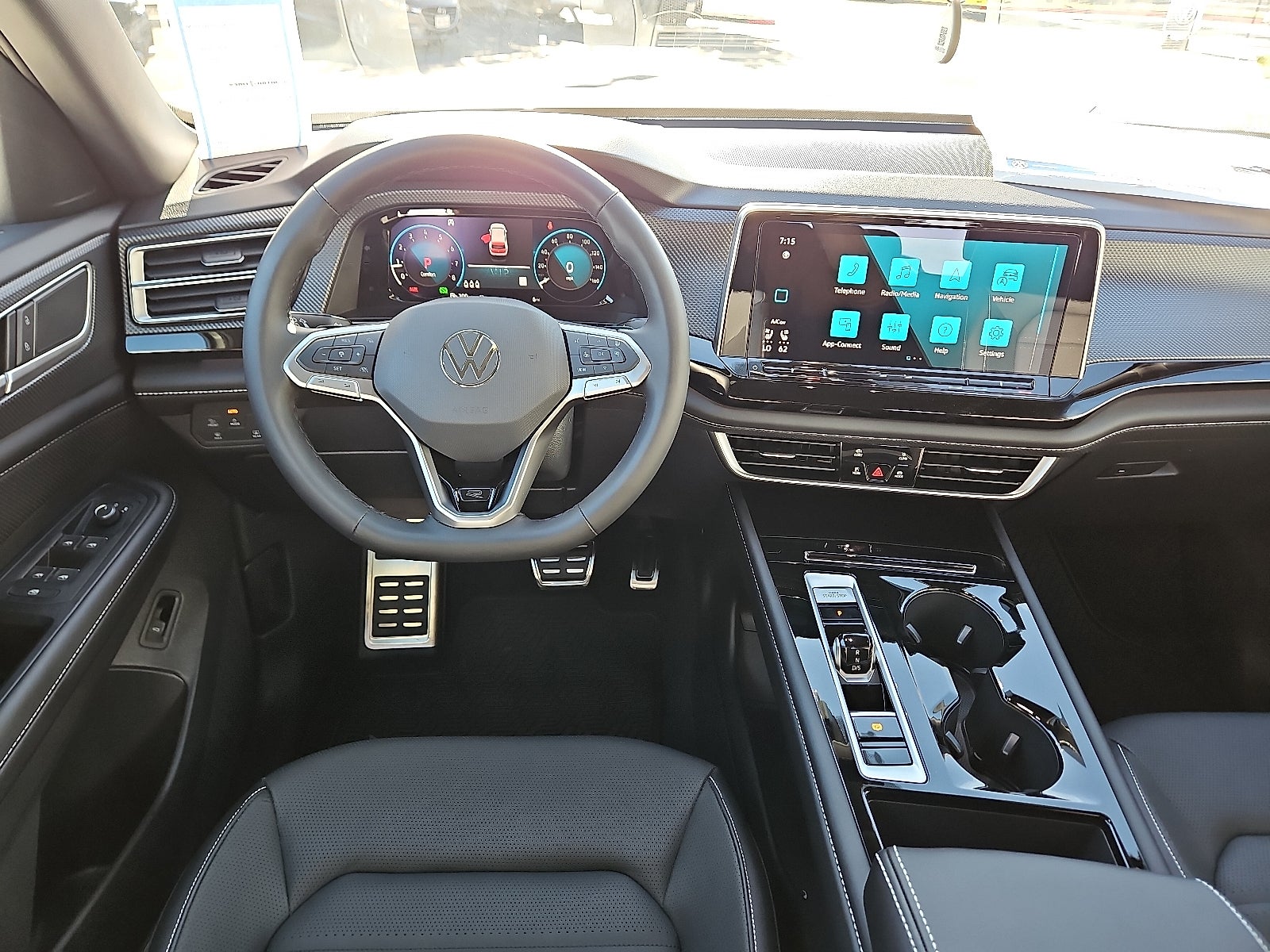 2026 Volkswagen Atlas Cross Sport 2.0T SEL R-Line Black