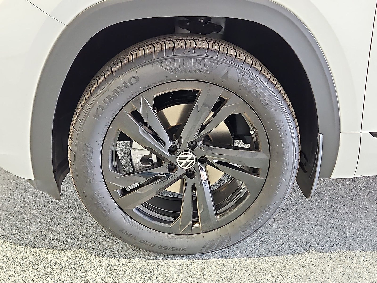 2026 Volkswagen Atlas Cross Sport SEL R-Line Black