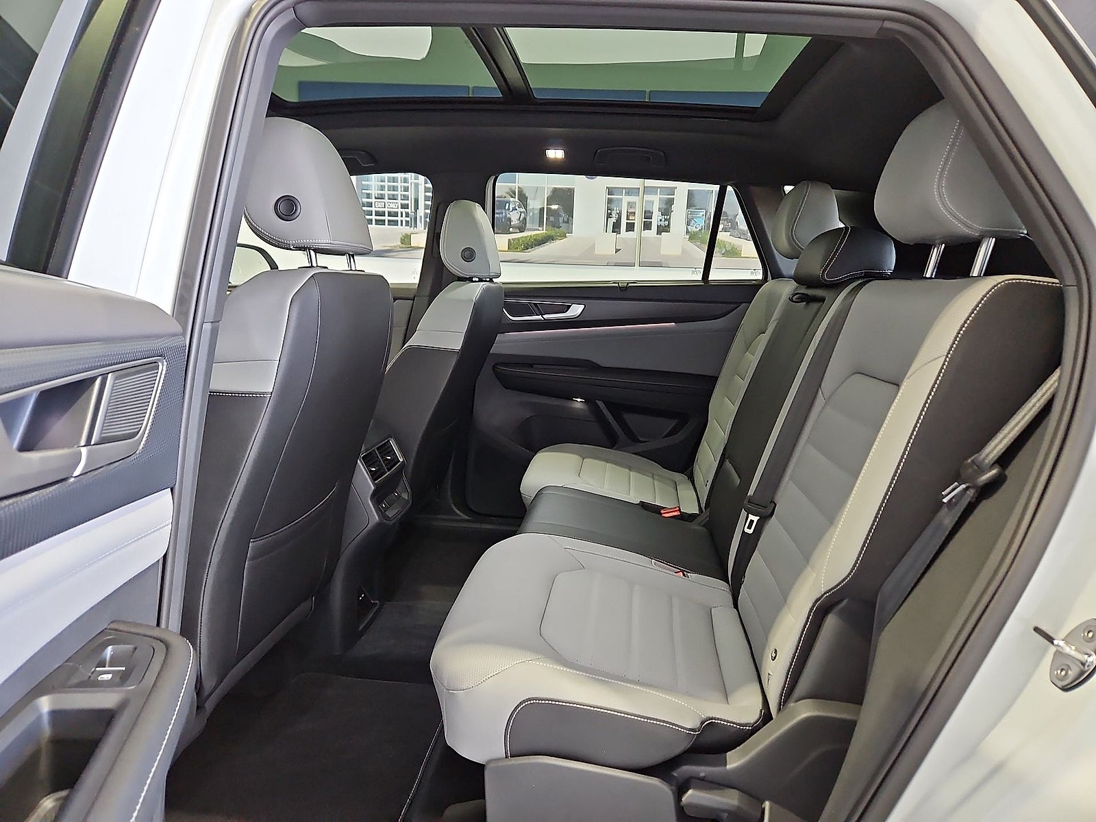 2026 Volkswagen Atlas Cross Sport SEL R-Line Black