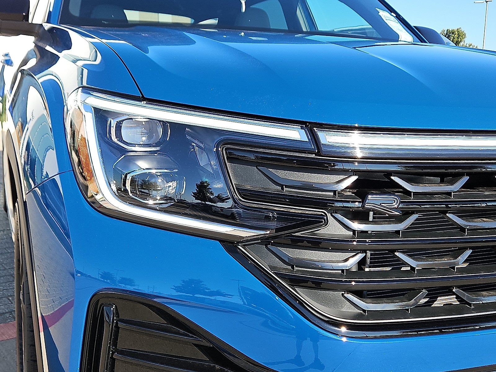 2026 Volkswagen Atlas Cross Sport 2.0T SEL R-Line Black