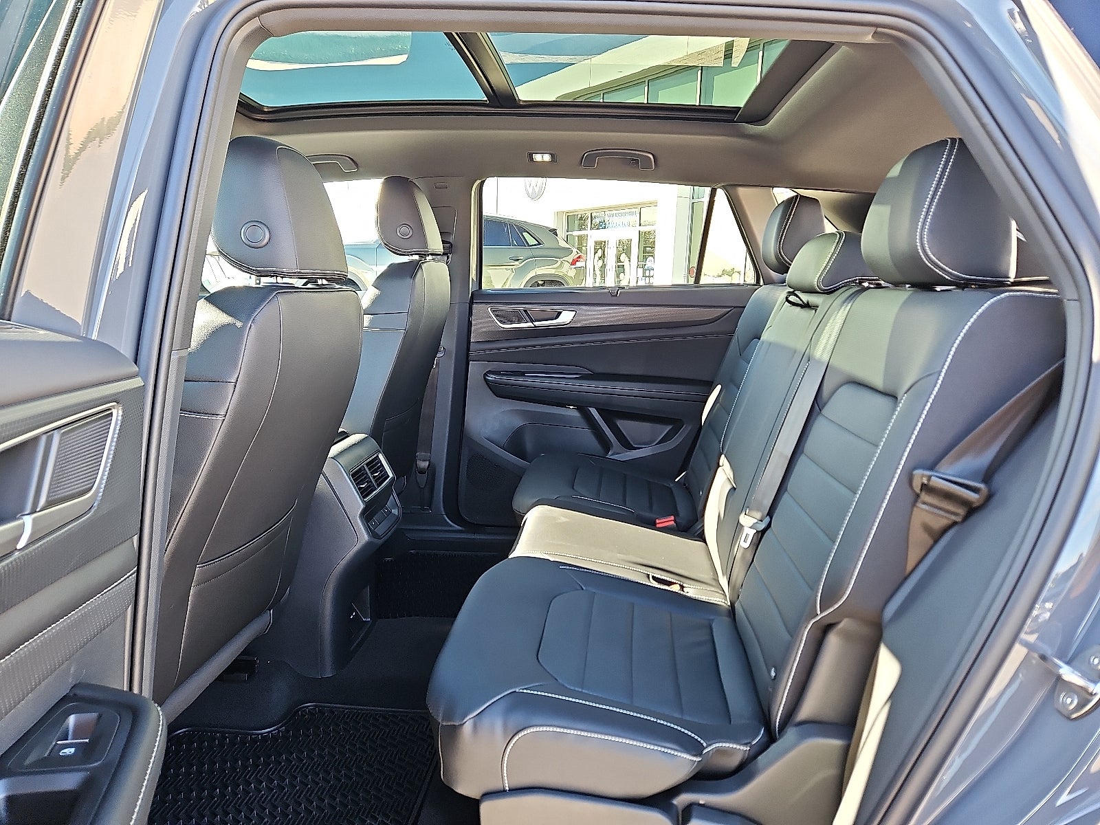 2026 Volkswagen Atlas Cross Sport 2.0T SEL R-Line Black