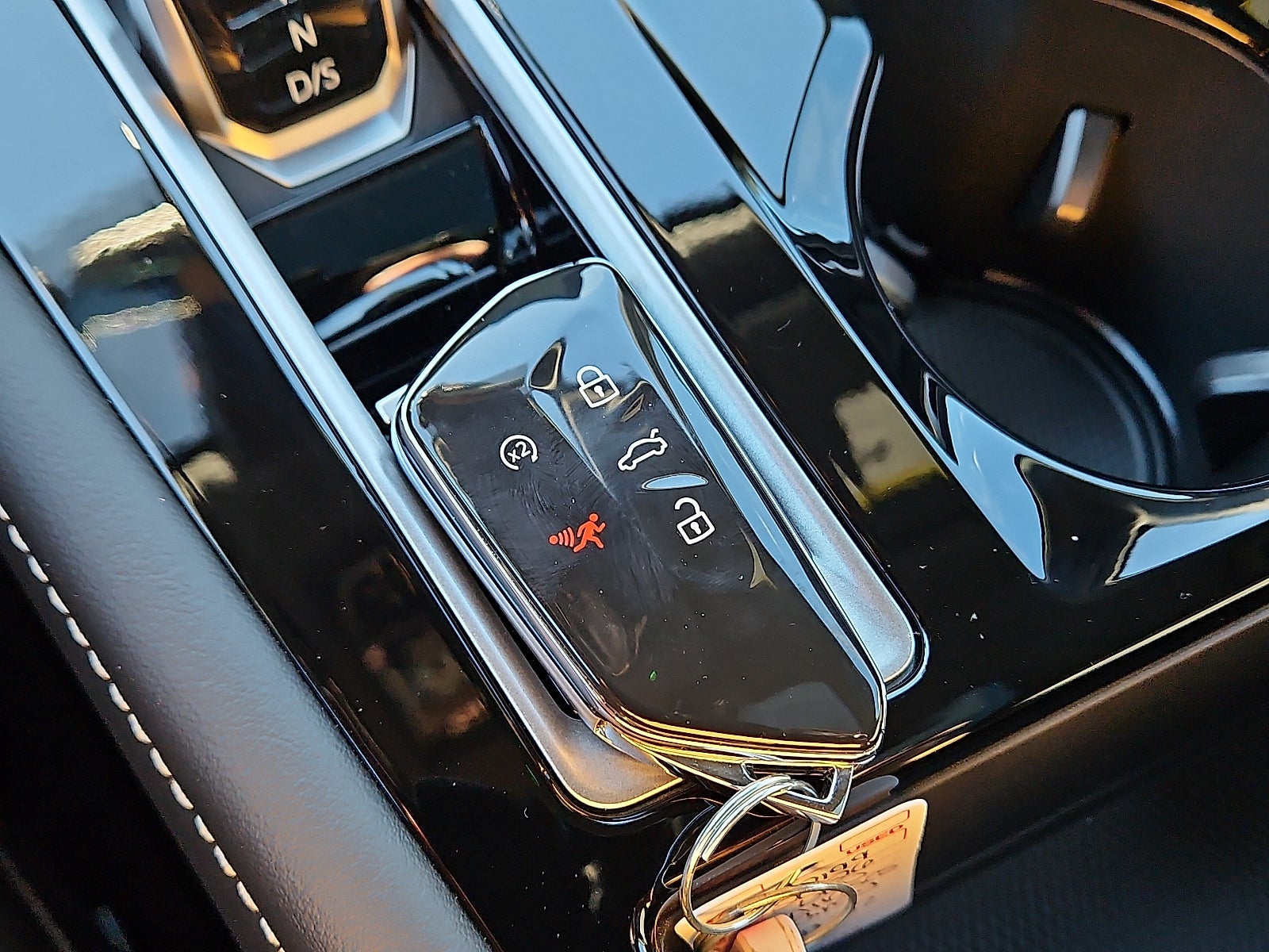 2026 Volkswagen Atlas Cross Sport 2.0T SEL R-Line Black