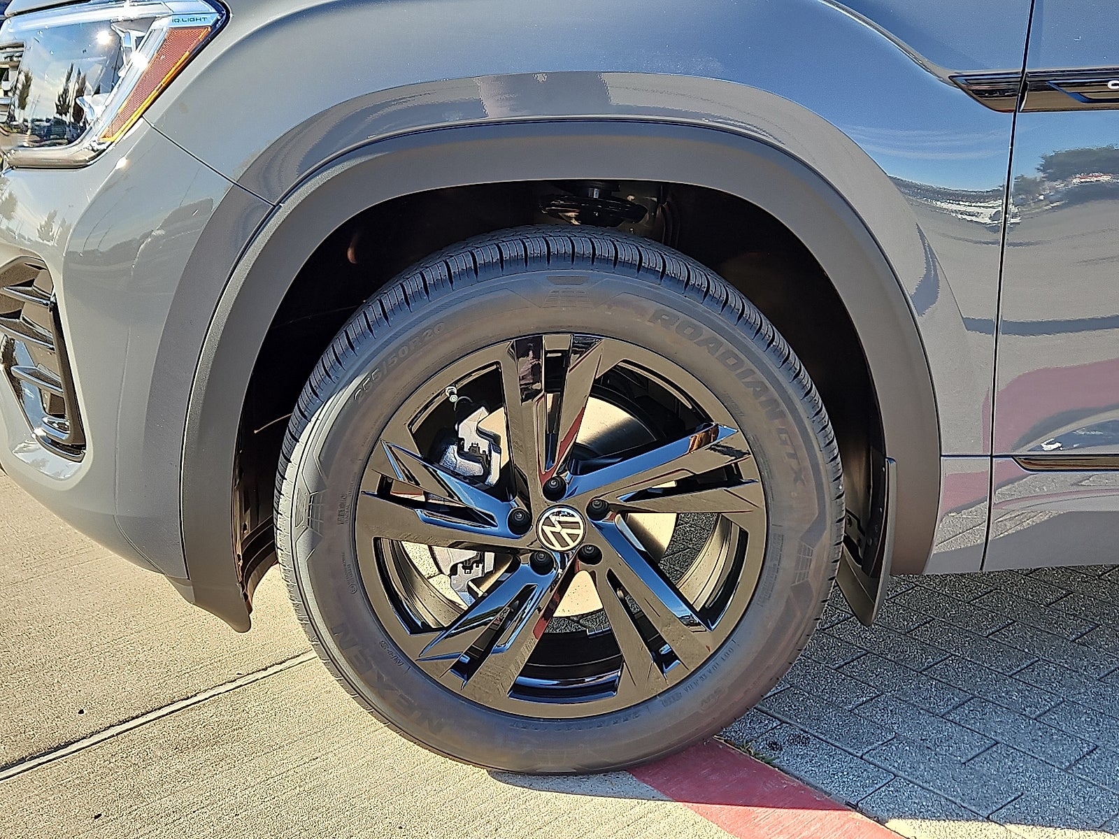 2026 Volkswagen Atlas Cross Sport 2.0T SEL R-Line Black