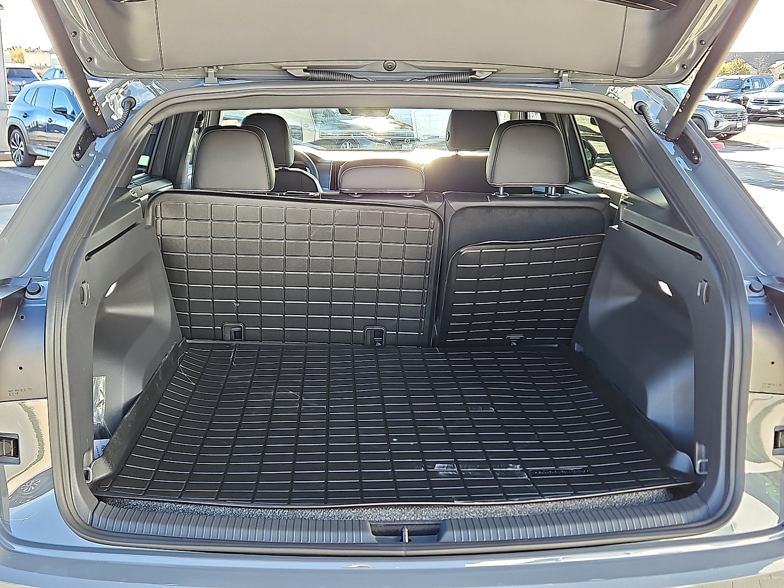 2026 Volkswagen Atlas Cross Sport 2.0T SEL R-Line Black