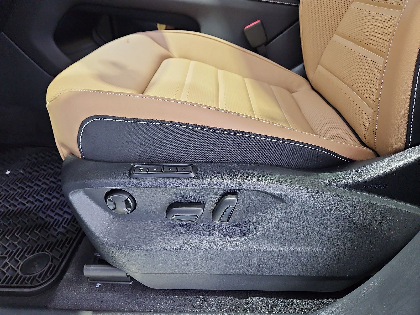 2026 Volkswagen Atlas Cross Sport SEL R-Line Black