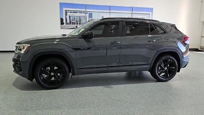 2026 Volkswagen Atlas Cross Sport SEL R-Line Black