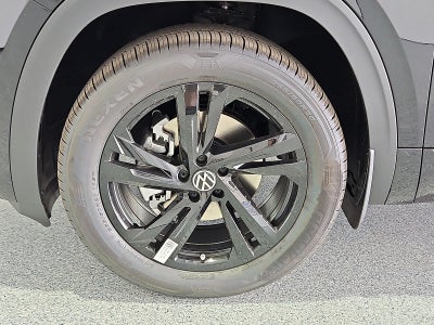 2026 Volkswagen Atlas Cross Sport SEL R-Line Black