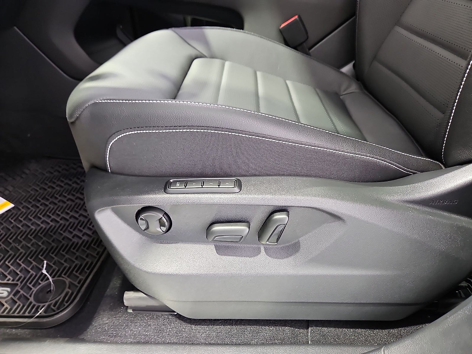 2026 Volkswagen Atlas Cross Sport SEL R-Line Black