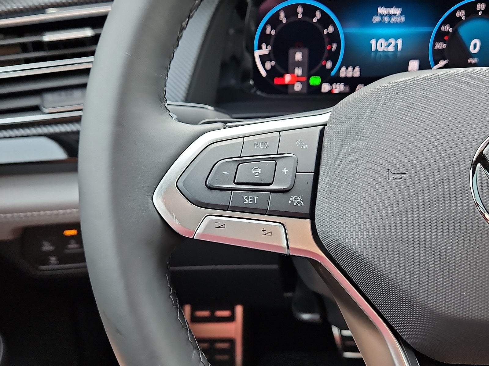 2026 Volkswagen Atlas Cross Sport 2.0T SEL R-Line Black