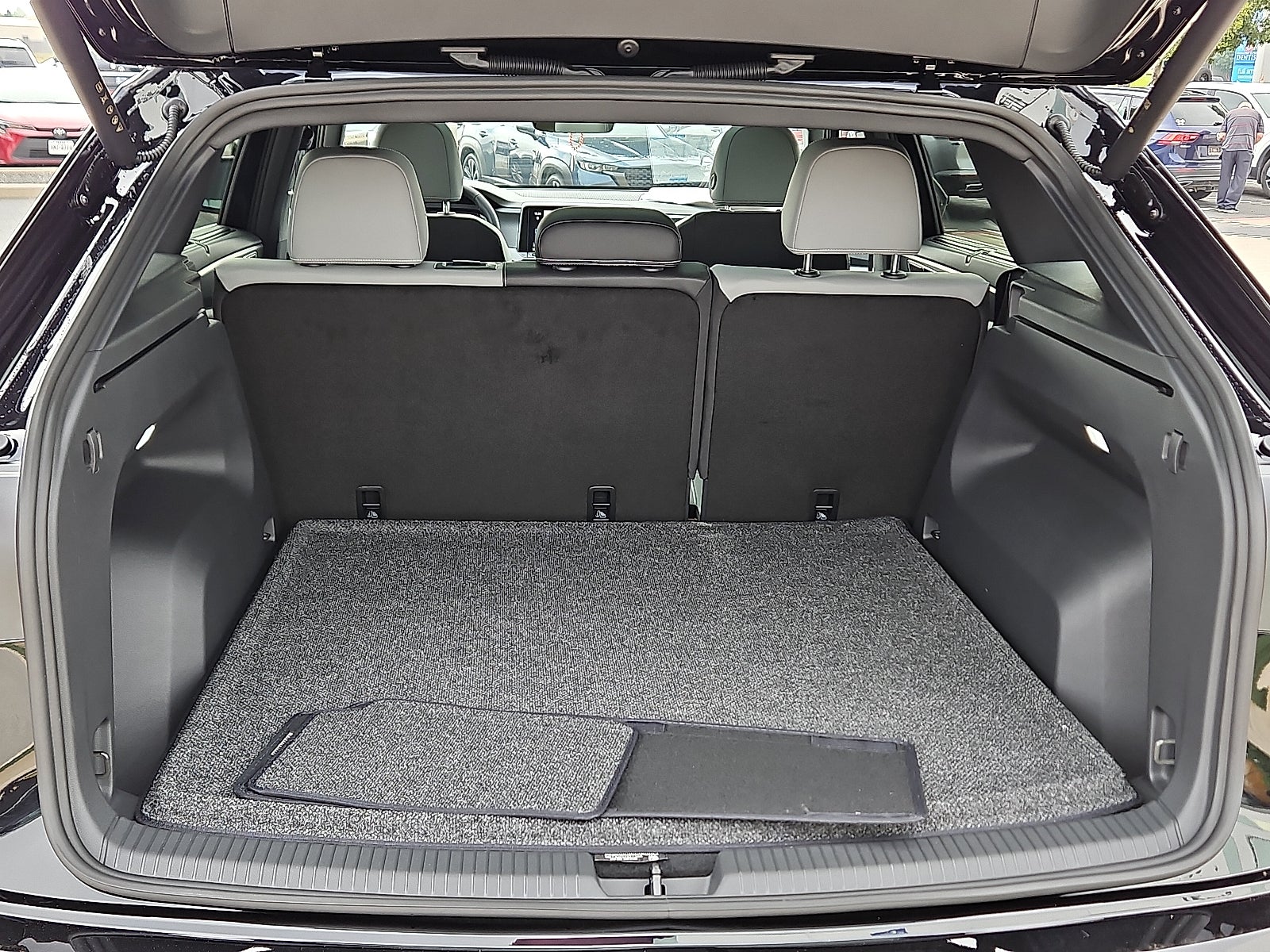 2026 Volkswagen Atlas Cross Sport 2.0T SEL R-Line Black